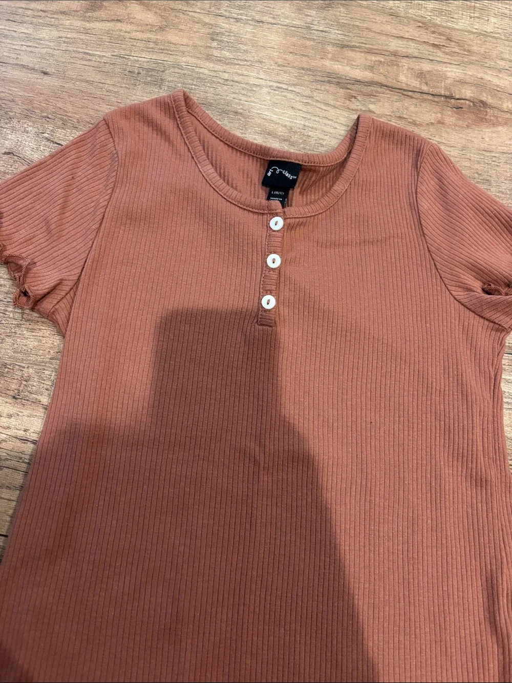 art class Rust Ribbed Henley Tee with Lettuce Trim